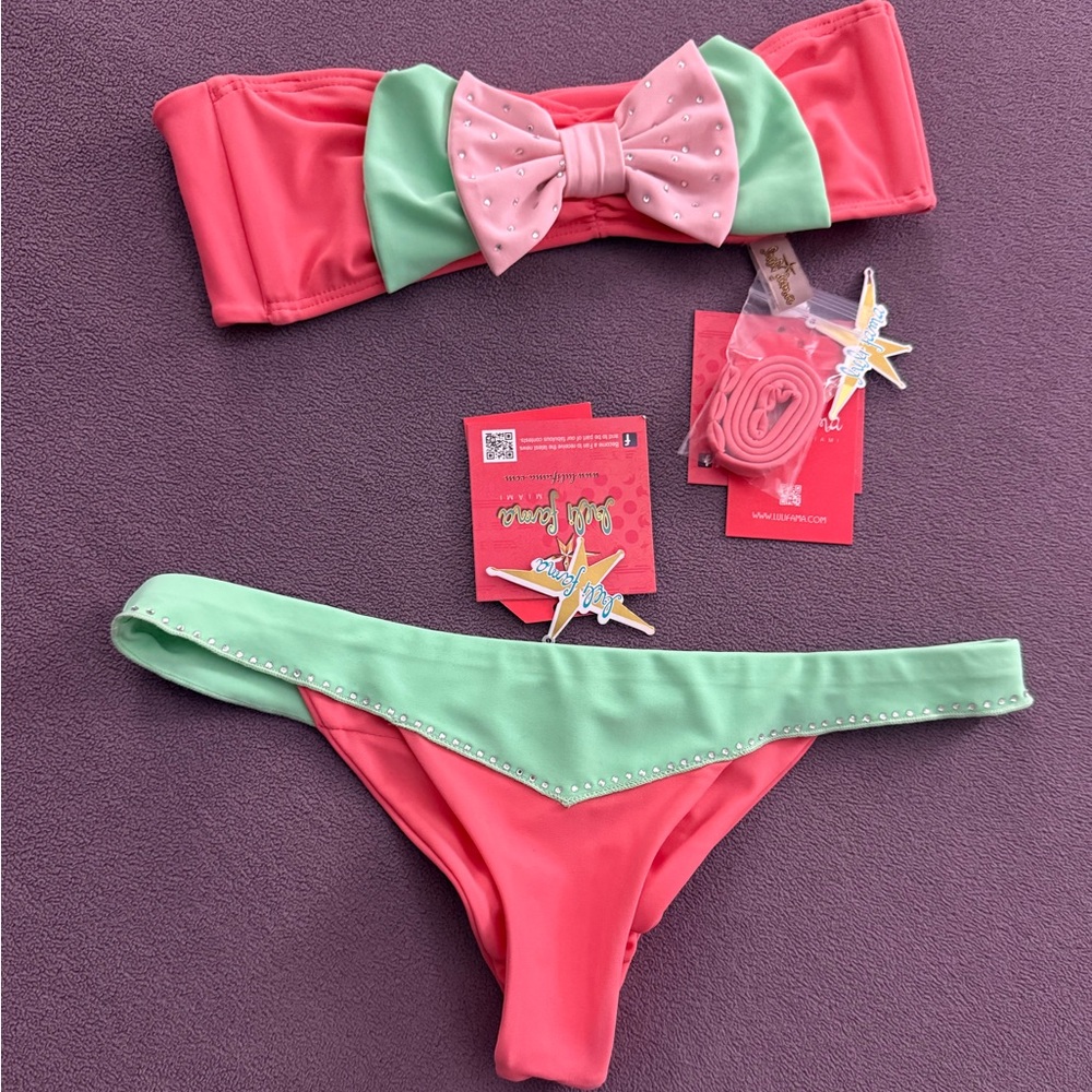RARE Luli Fama Corazón de Melón bikini. Beautiful bandeau top & thong bottom.